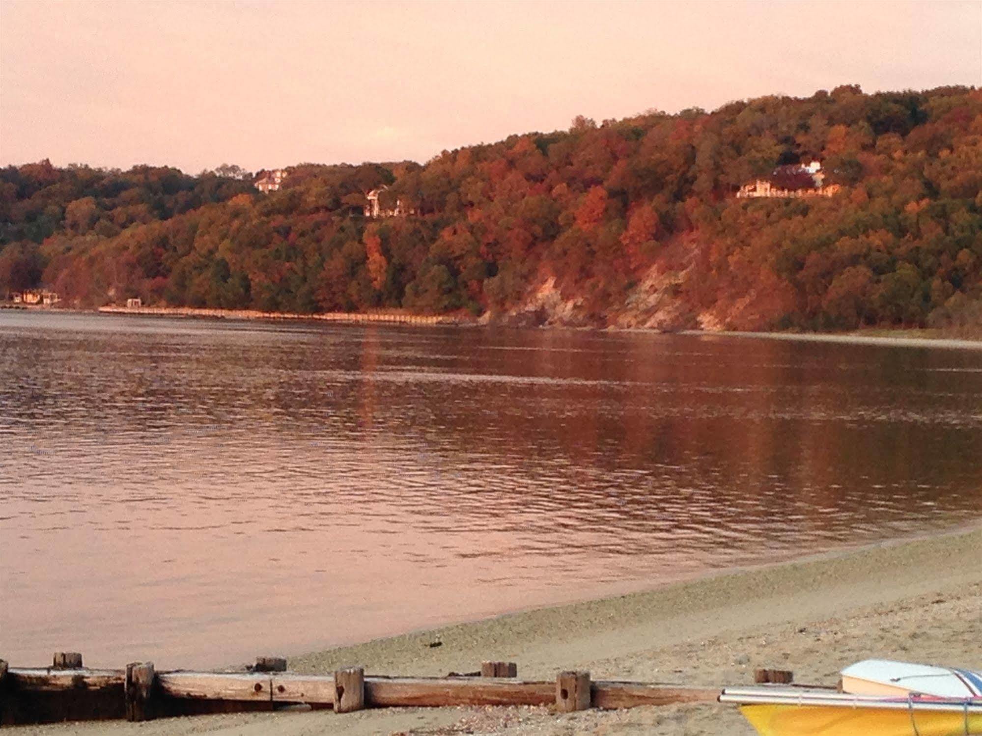 Seven Style Near Shelter Island Heights